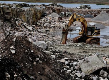 Czym malować beton, żeby się nie kurzył