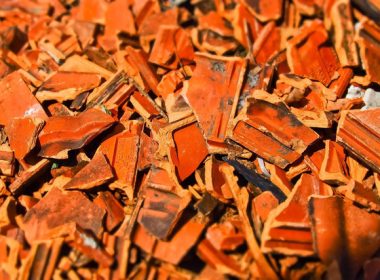Jak przykleić płytki ceramiczne do ścian